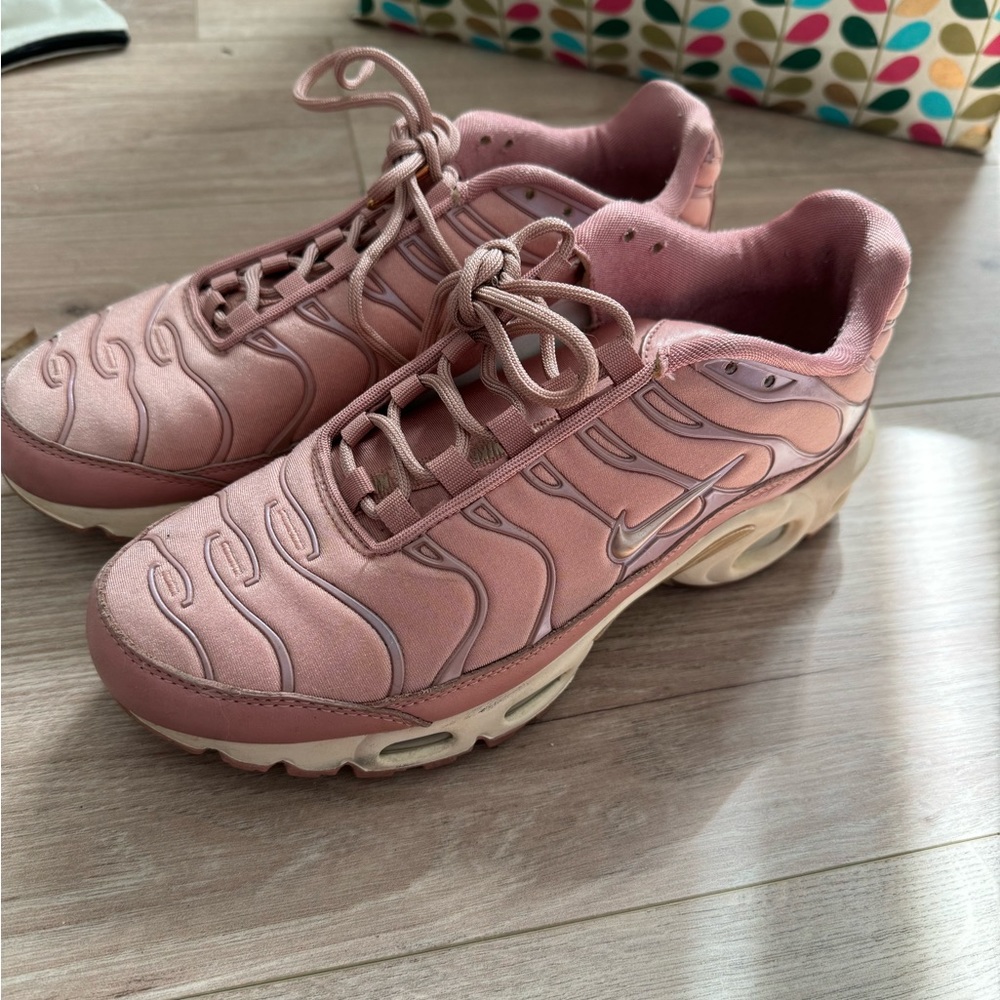 Nike Air Max Plus Women’s size 7 Rust Pink